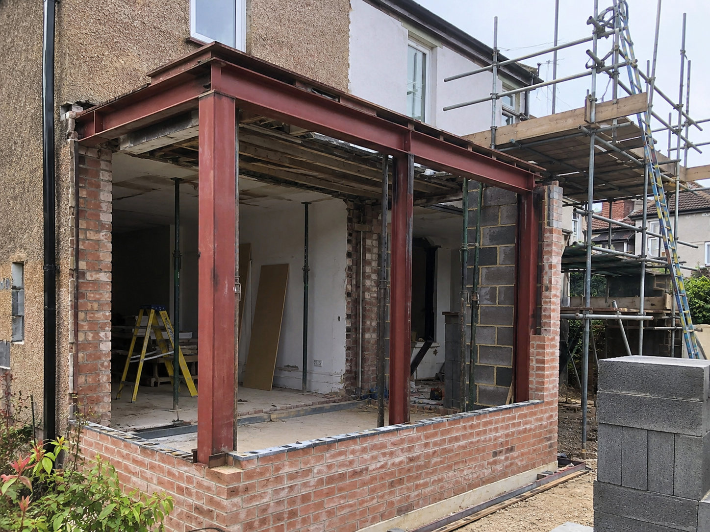 Illustrative construction and refurbishment scene